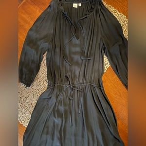 Gap dress with peekaboo sleeves